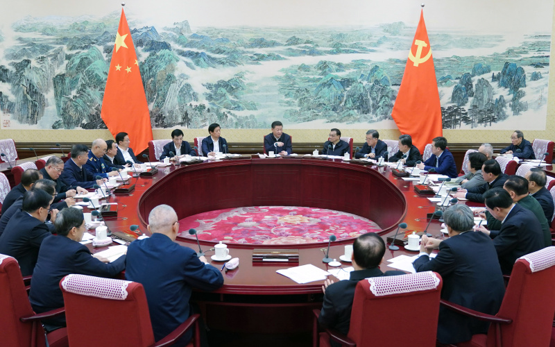 　　12月25日至26日，中共中央政治局召開民主生活會，中共中央總書記習近平主持會議并發(fā)表重要講話。新華社記者 謝環(huán)馳 攝